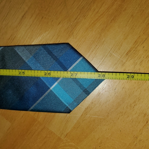 Men's Plaid Tie Worn Once - Picture 4 of 4